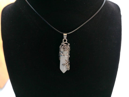 White Cracked Crystal Necklace with Metal Flowers – product view 2 by LV Homemade