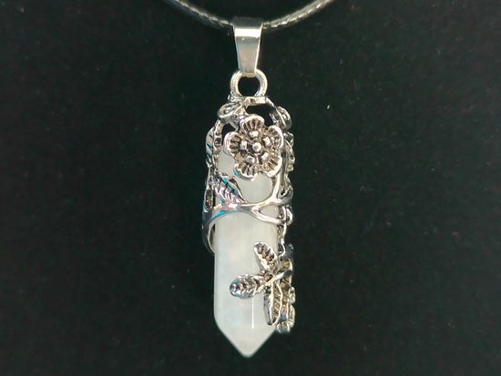 White Cracked Crystal Necklace with Metal Flowers – product view 3 by LV Homemade
