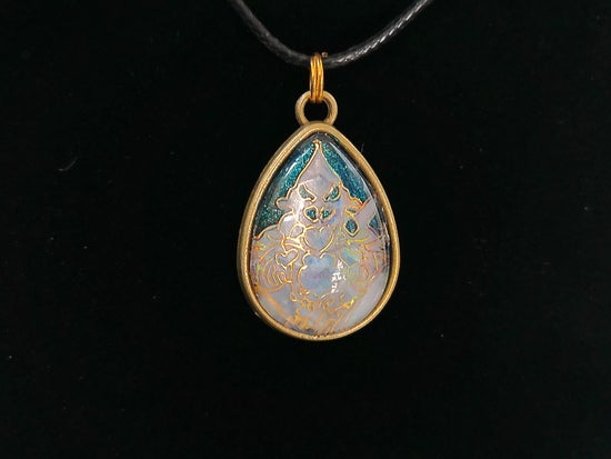 Tear Drop Pendant – product view 2 by LV Homemade