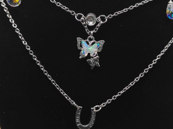 Butterfly with "Good Luck" horseshoe – product view 3 by LV Homemade