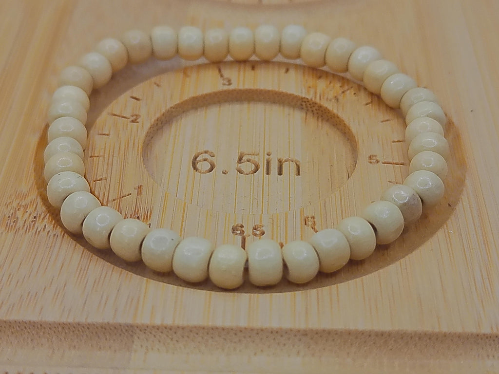 White Wood Elastic Bracelet – product view 2 by LV Homemade