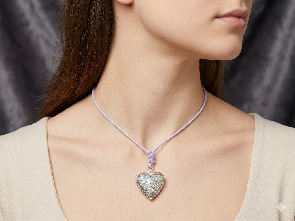 Filigree Starburst Heart Pendant – product view 1 by LV Homemade